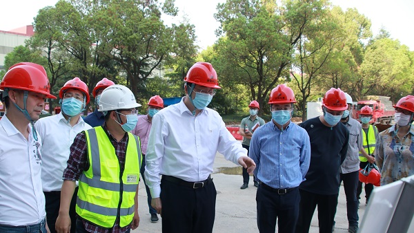 0411杭鋼集團黨委副書記、總經理林亮帶隊赴環保集團開展安全生產和疫情防控大檢查現場.jpg